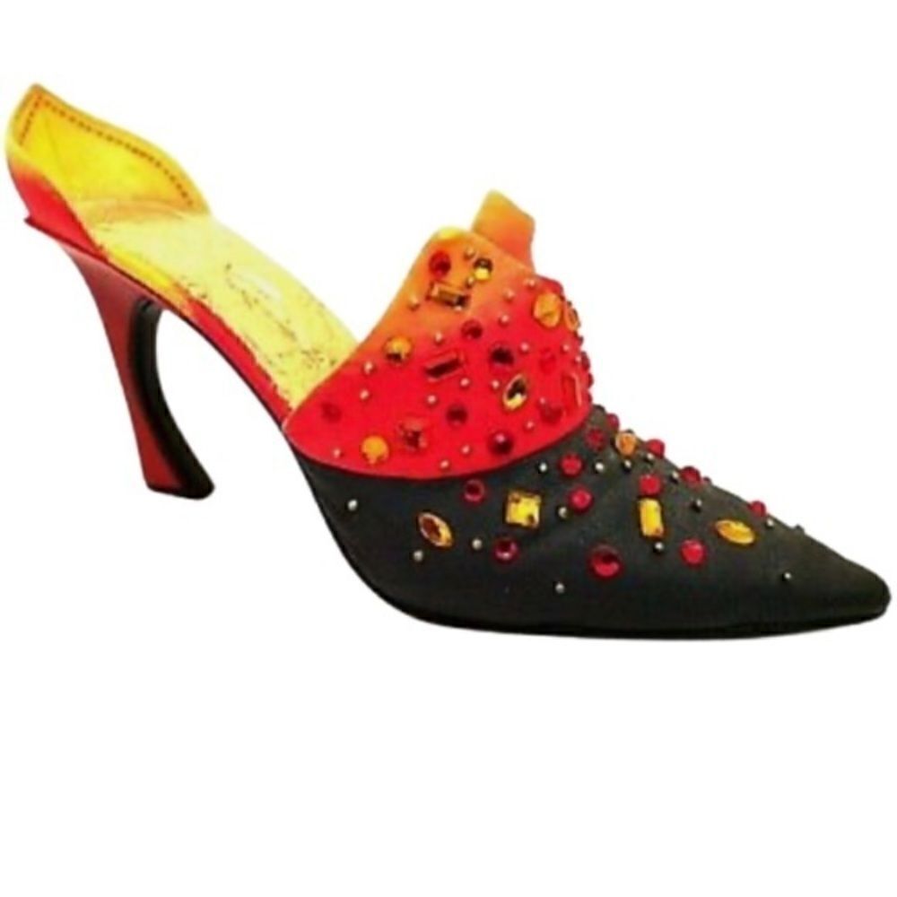 Passion’s Flame Just The Right Shoe Circa 2001. Passion’s Flame Retired 3.5” - Picture 2 of 7